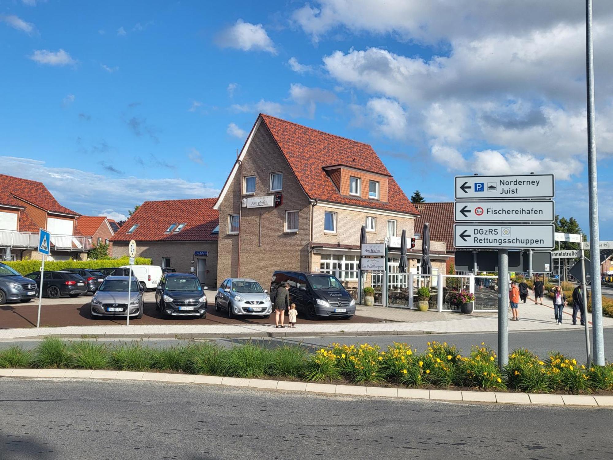 Hotel Pension Am Hafen Норддайх Екстериор снимка