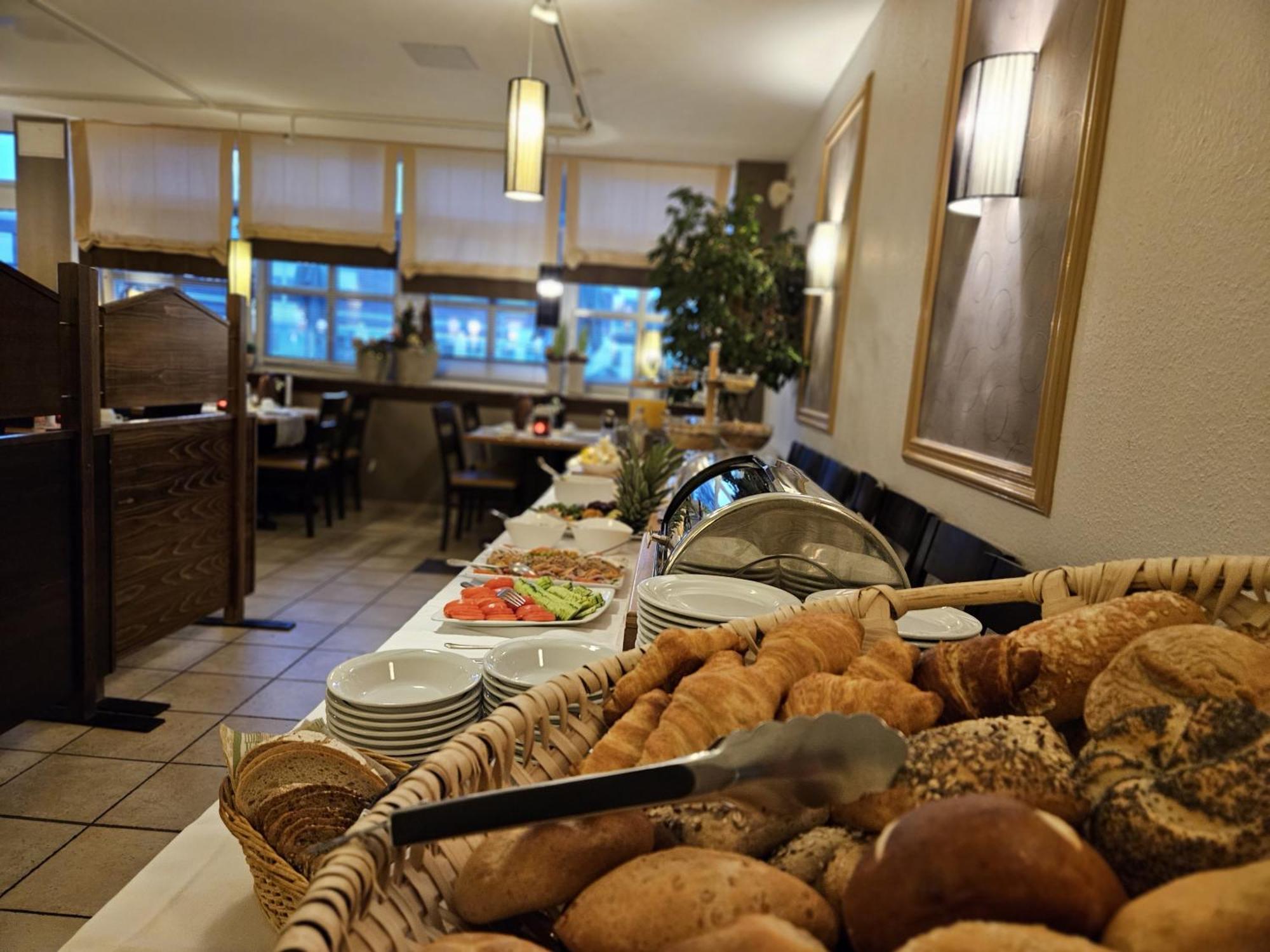Hotel Pension Am Hafen Норддайх Екстериор снимка