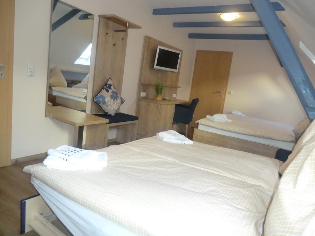 Hotel Pension Am Hafen Норддайх Стая снимка