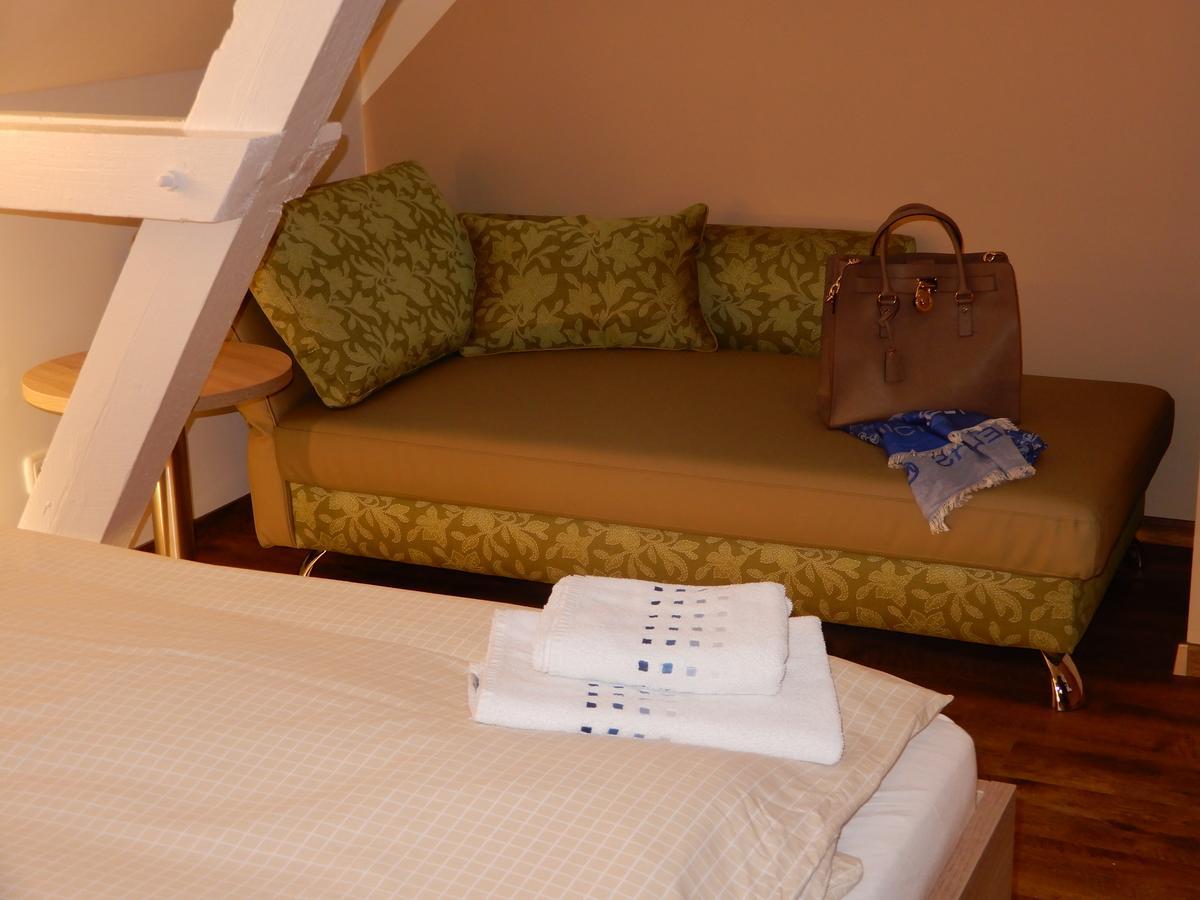 Hotel Pension Am Hafen Норддайх Екстериор снимка