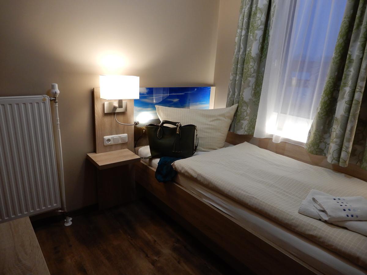 Hotel Pension Am Hafen Норддайх Екстериор снимка