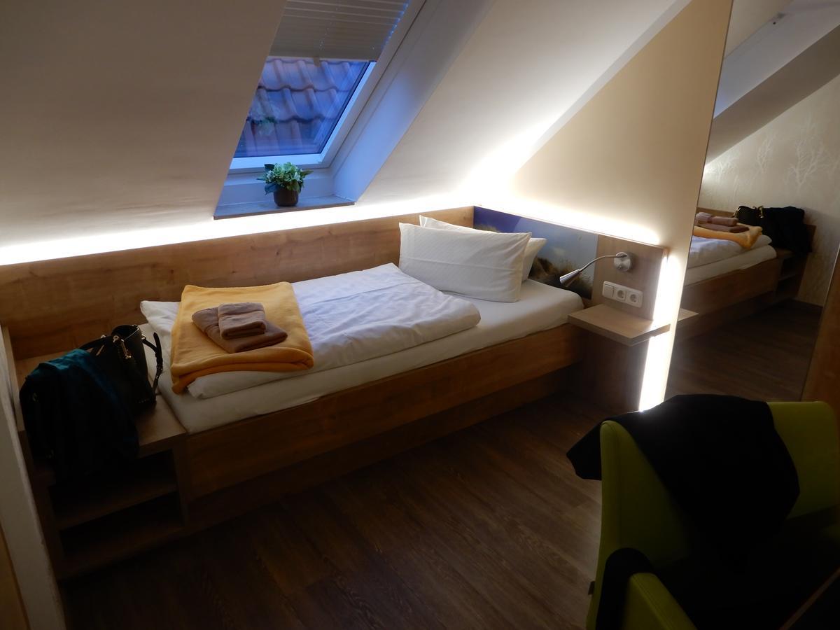 Hotel Pension Am Hafen Норддайх Екстериор снимка
